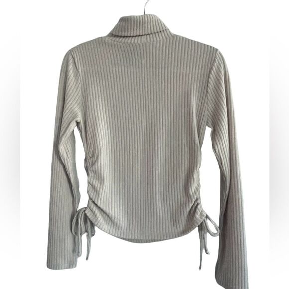 Almost Famous Off White Ribbed Knit Turtleneck Top - Picture 6 of 7